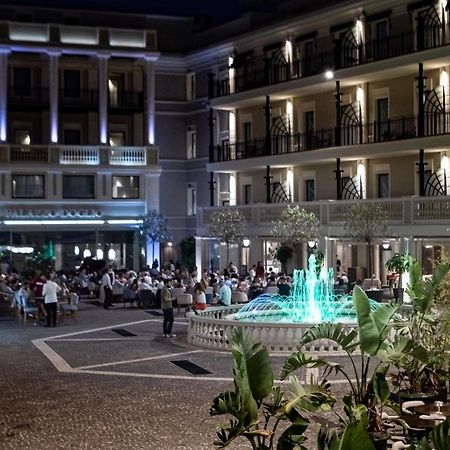 Palazzo Doglio Hotell Cagliari Exteriör bild The hotel's central courtyard