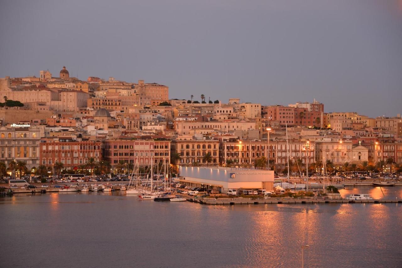 Palazzo Doglio Hotell Cagliari Exteriör bild Victoria skyline