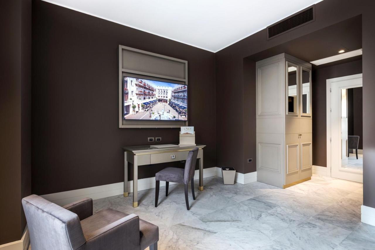 Palazzo Doglio Hotell Cagliari Exteriör bild A room at the hotel